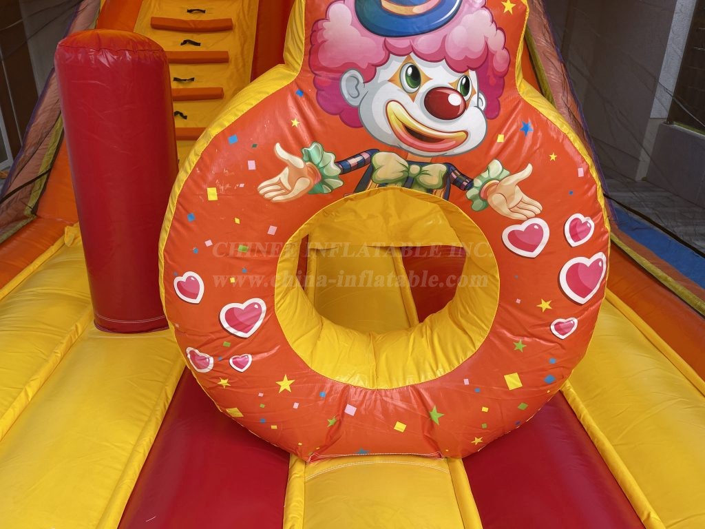 T2-4778 Clown Multiplay Center